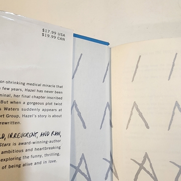 John Green 'The Fault in Our Stars' & R.J. Palacio 'Wonder' Books - Picture 8 of 10